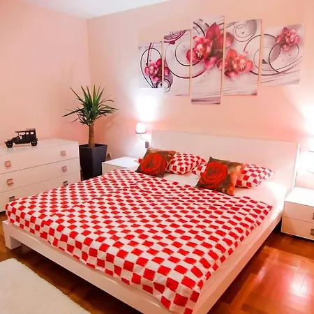Two Beautiful Near The Sea Apartment