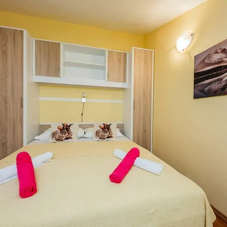 Two Beautiful Near The Sea Apartment *