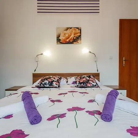 Two Near The Sea * Kaštela